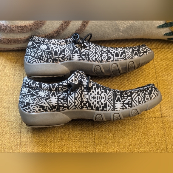 NWT Women's Roper Chillin' Aztec Driving Moc Chukkas - Picture 6 of 10